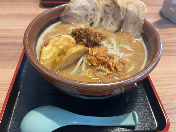 「北海道　チャーシュー麺　大盛り」@味噌蔵 麺四朗 西尾店の写真