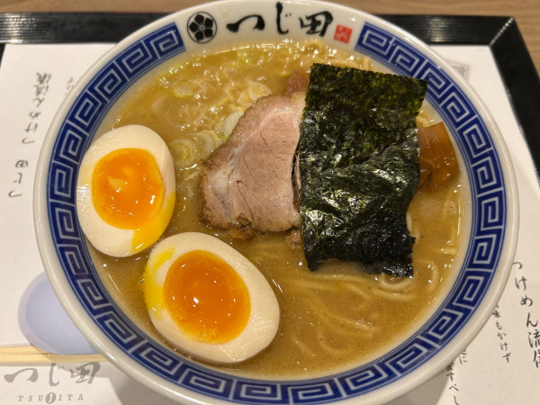 「濃厚味玉らーめん」@つじ田 ららぽーと湘南平塚店の写真