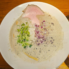 金沢濃厚煮干豚骨 伊乃心の画像