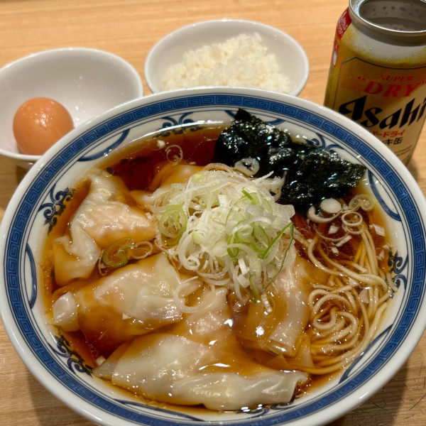 「【朝らー専用】ワンタン中華そば＋缶ビール+サービス生卵とご飯」@つじ田 東陽町店の写真