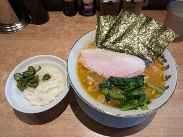 「ラーメン裏　中」@ラーメン 野良裏家の写真