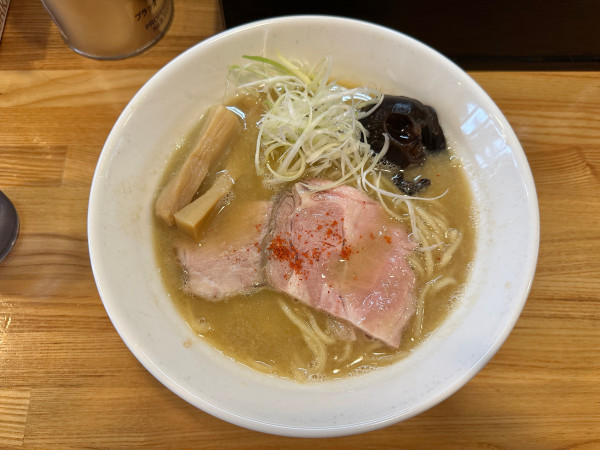 「濃厚鶏白湯醤油」@麺や 一想の写真