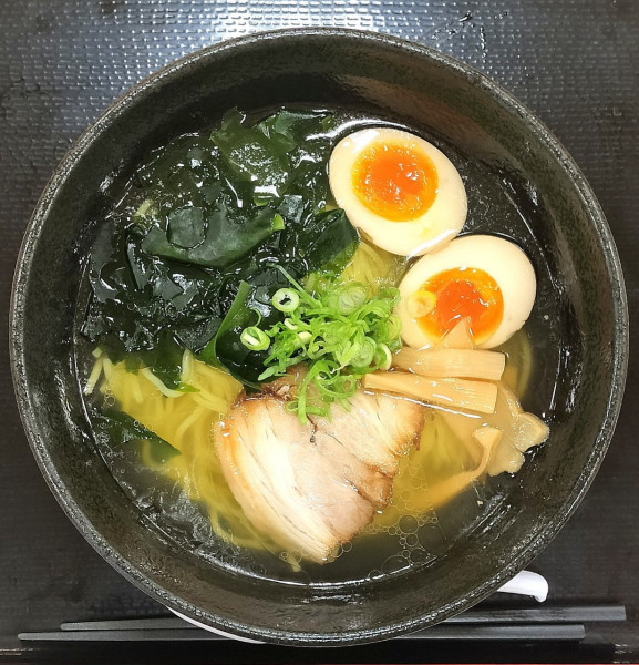 「味玉塩ラーメン 690円」@横浜八景樓 アピタ阿久比店の写真