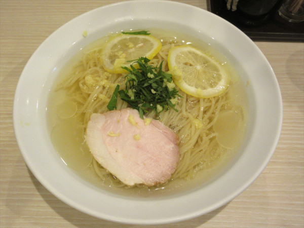 「【限定】冷やしレモンらーめん（830円）」@ラーメン そうすけの写真