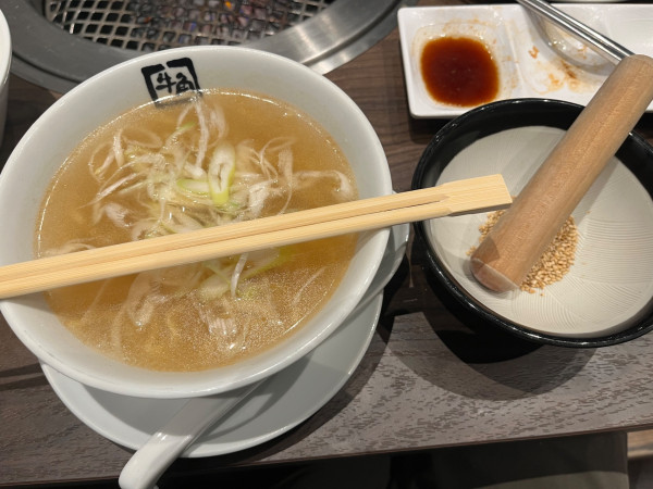 「ごまねぎ塩ラーメンレギュラー＋定食」@牛角 いわき小名浜店の写真