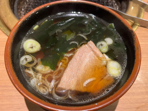「醤油ラーメン」@炭火焼肉 安楽亭 中居店の写真