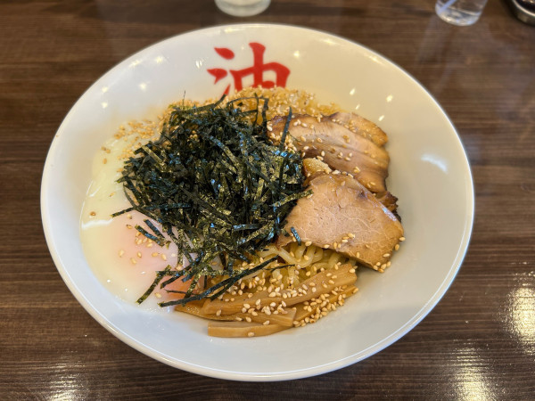 「油そば半熟卵入り大盛1000円」@東京油そば本舗 笠松店の写真