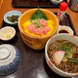 まぐろたたきおひつ小麺セット　小そば　￥１４３０