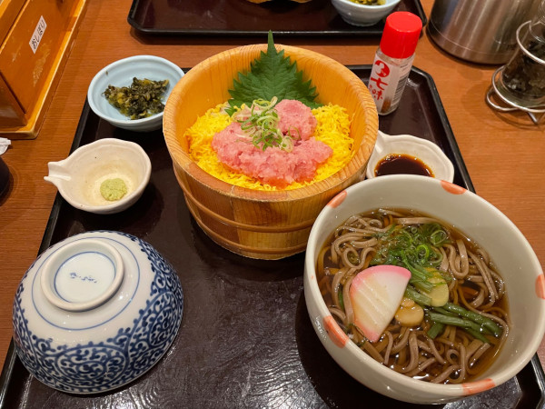「まぐろたたきおひつ小麺セット　小そば　￥１４３０」@おひつごはん四六時中 大高店の写真