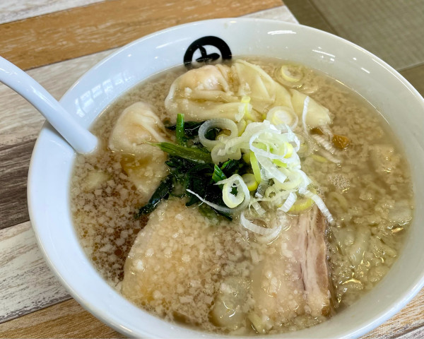 「白のえびわんたんそば(1150円)」@伊藤商店 吉倉店の写真