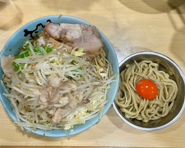 「ドクロ(1100円)/トドメ玉T(300円)」@ラーメン二郎 八王子野猿街道店2の写真