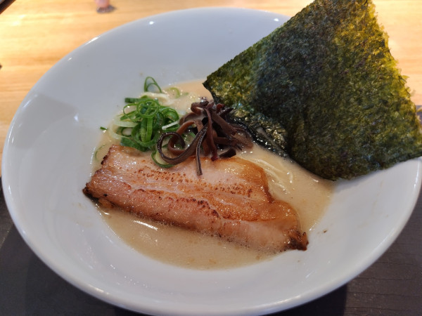 「甲斐豚骨ラーメン　※こってり＆バリ＆炙りチャー」@甲斐豚骨ラーメン ぶーちゃんの写真