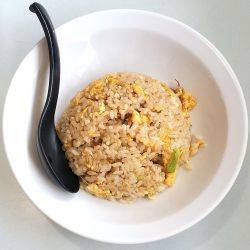 ニンニク炒飯 680円