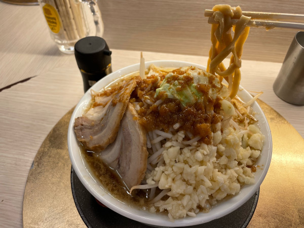 「音郎マシマシ（全マシ）（990円）」@麺屋 音 柏店の写真