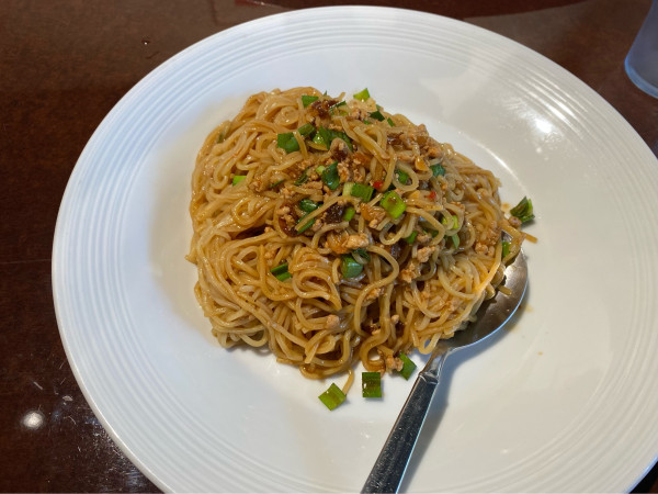 「汁なし担々麺880円」@醇華園の写真