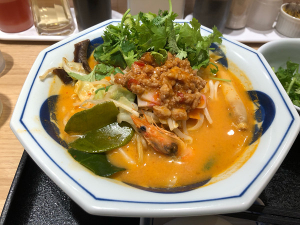 「トムヤムクンちゃんぽん」@長崎ちゃんぽん リンガーハット 西新宿店の写真