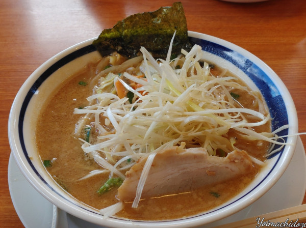 「味噌辛ねぎらーめん（1,030円）」@らーめん屋 あじとら 行田店の写真