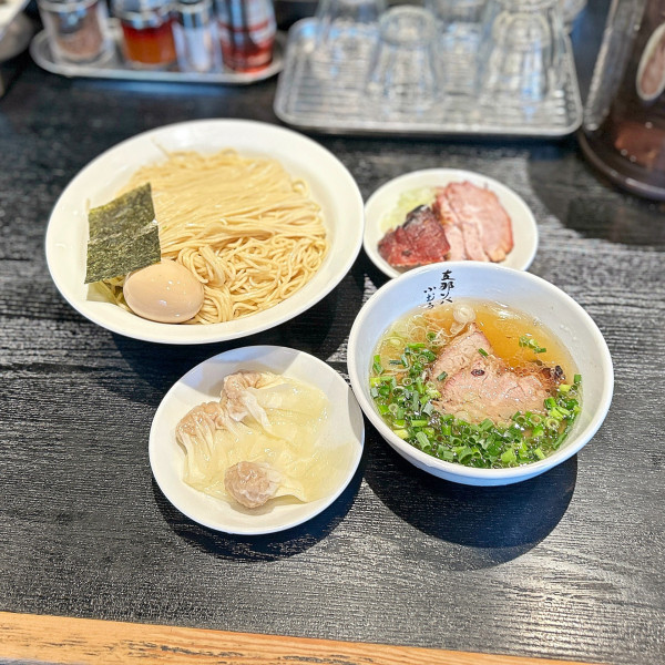 「ワンタンつけソバ（塩）＋刻みチャーシュー」@支那ソバ 小むろの写真