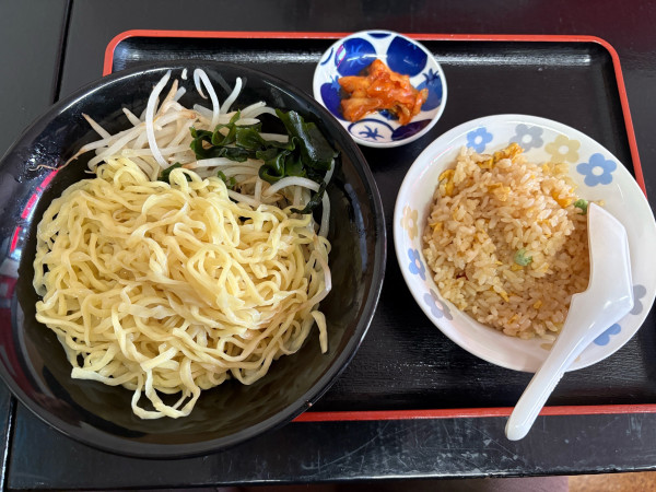 「汁ナし担々麺・半チャーハン（850円）」@桃花の写真