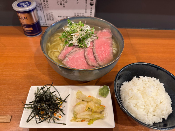 「【季節限定】冷たい煮干しぶっかけ（塩）」@自家製手もみ麺 鈴ノ木の写真