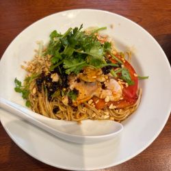 よだれ鶏の冷やし麺