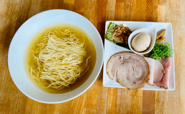 「得製塩ラーメン【1500円】」@湖麺屋 Reel Cafeの写真