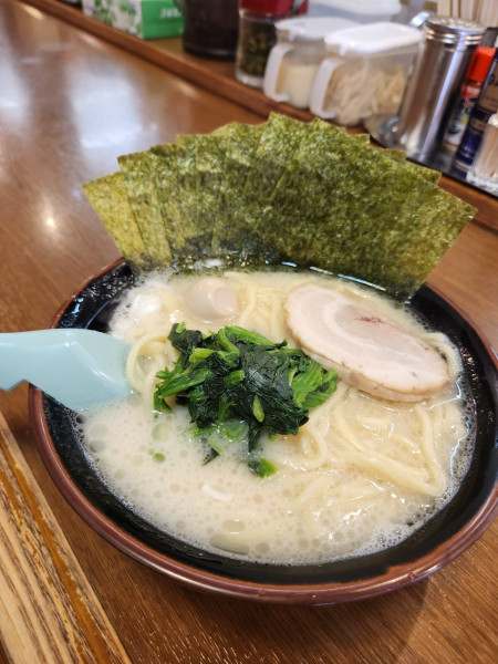 「塩豚骨ラーメン」@横浜家系ラーメンとりとんの写真
