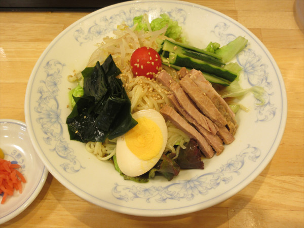 「【限定】冷やし中華（770円）」@ぎょうざの満洲 武蔵境北口店の写真