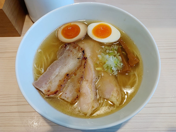 「特製塩らーめん」@らーめん藁の写真