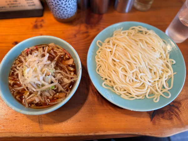 「特つけそば900円＋野菜100円」@つけそば屋 麺楽の写真