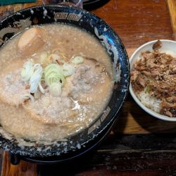 特製ラーメン・チャーシューご飯