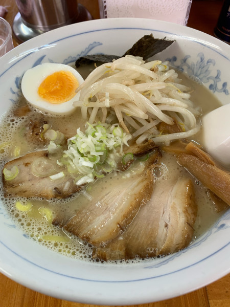 「とんこつ塩(ﾁｬｰｼｭｰ)」@ラーメン 利尻 北茨城本店の写真