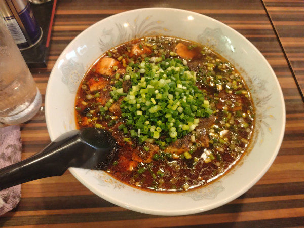 「びりびりラーメン¥935-その他おじさん町中華飲み会」@楽楽の写真