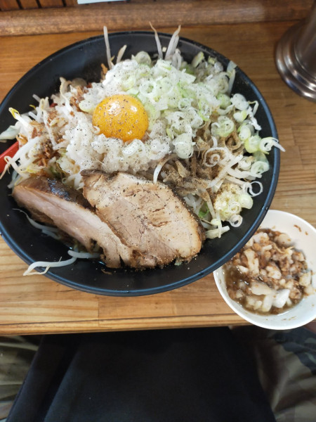 「まぜそば特盛」@らーめん豚の道の写真