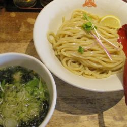 ＜期間限定＞冷やし鯛塩つけ麺（並）930円
