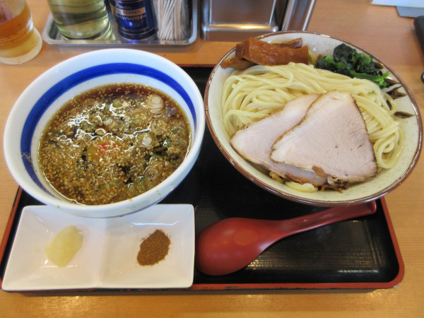 「限定　ゴマ醤油つけそば（１０００円）」@佐貫大勝軒ゆうの写真
