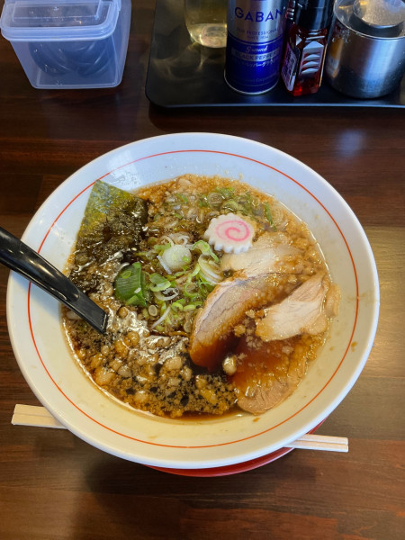 「背脂中華そば(半麺)」@濃厚家 秦野店の写真