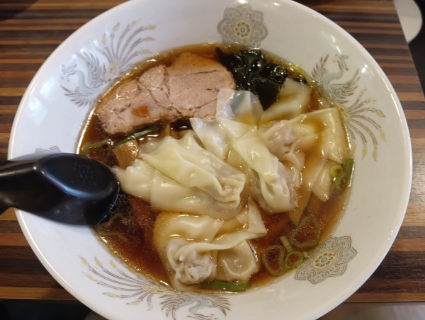 「ワンタンメン・麺半分+etc」@楽楽の写真