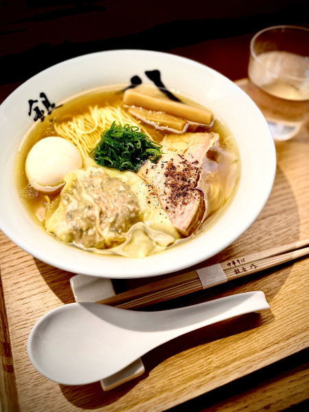 「ラビオリグルマンディーズ中華そば」@中華そば 銀座 八五の写真