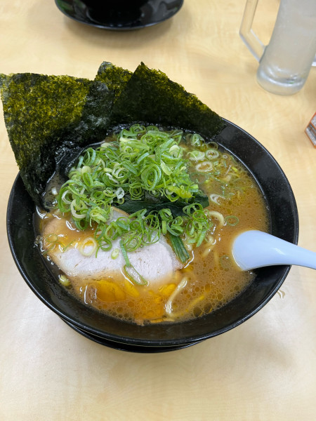 「九条ねぎラーメン(中盛り)」@ら〜めんぎょうてん屋GOLD 東名厚木店の写真