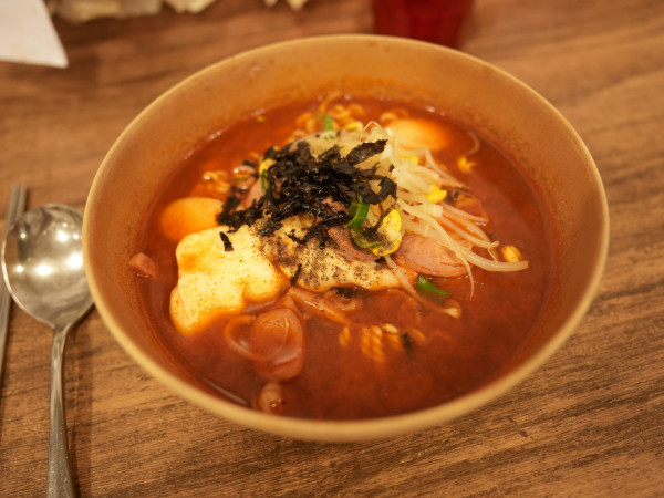 「パルブデ」@トゥムセラミョン 틈새라면 明洞本店の写真