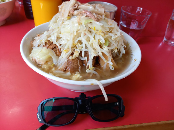 「小ぶたラーメン(にんにく少し・野菜・アブラ)」@ラーメン二郎 三田本店の写真