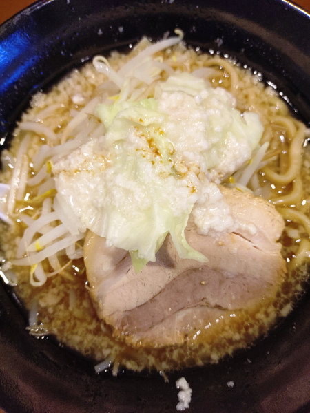 「醤油　野菜少なめ　980円」@麺 たなかの写真