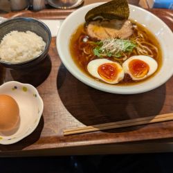 極み醤油ラーメン・卵かけご飯