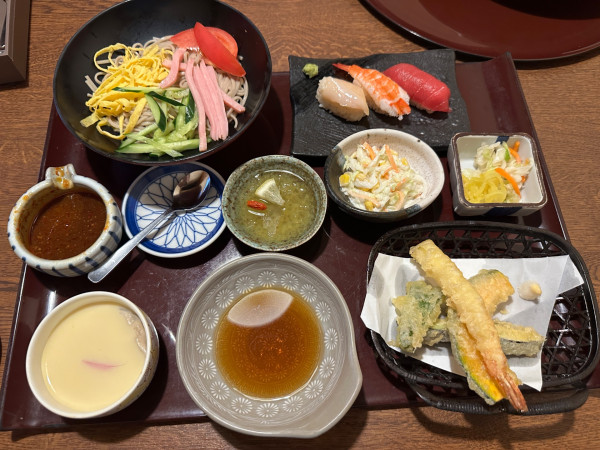 「ピリ辛黒酢冷やしそば御膳1,639円」@いっちょう 上里店の写真