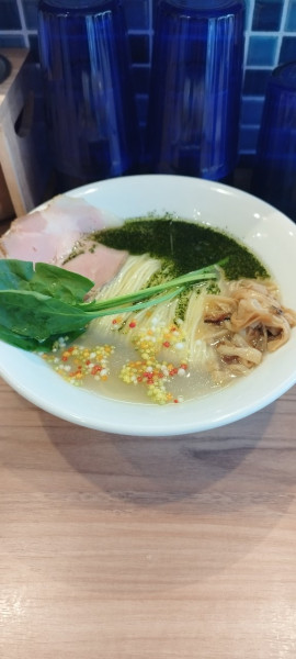 「蛤出汁しそ塩そば」@拉麺 はま家の写真