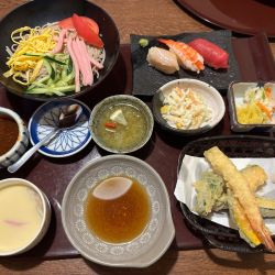 ピリ辛黒酢冷やしそば御膳1,639円