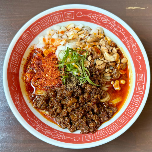 「汁なし担々麺 ¥1,000」@自家製麺と自然派食材 晴耕雨読の写真