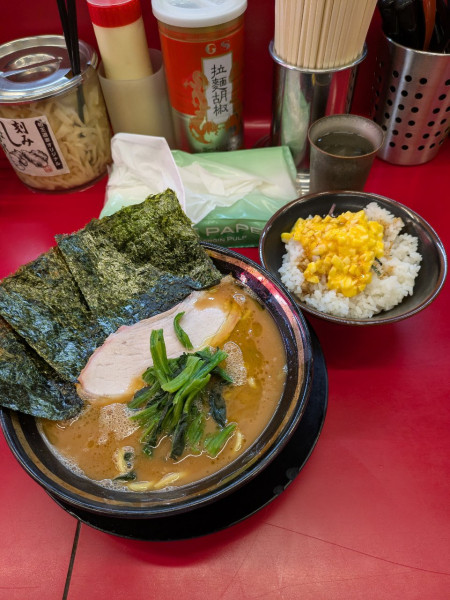 「ラーメン（固め）　玉子まぶし」@柏 王道家の写真