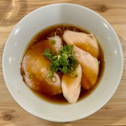 鶏そば（麺少なめ）¥850